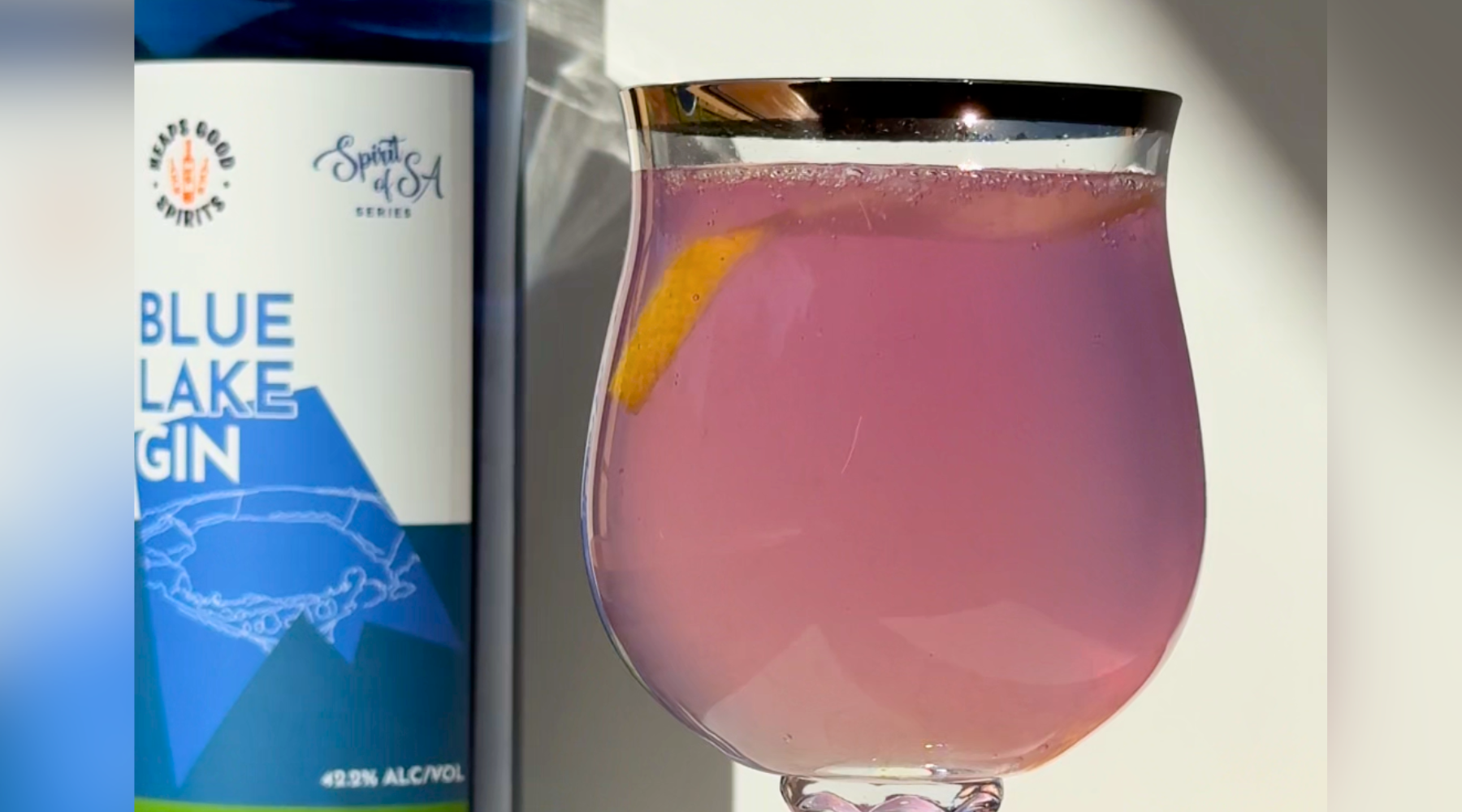 French 75 With Blue Gin